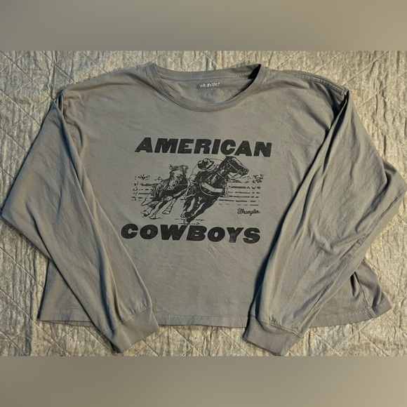 Wrangler Tops - Wrangler Gray Crew Neck Shirt